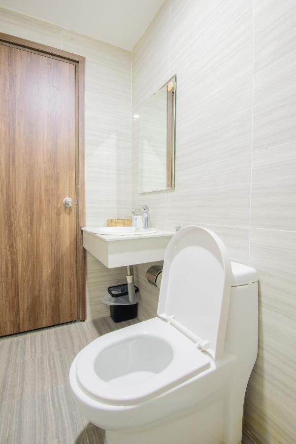 Azure Hotel Da Nang - Beach Экстерьер фото