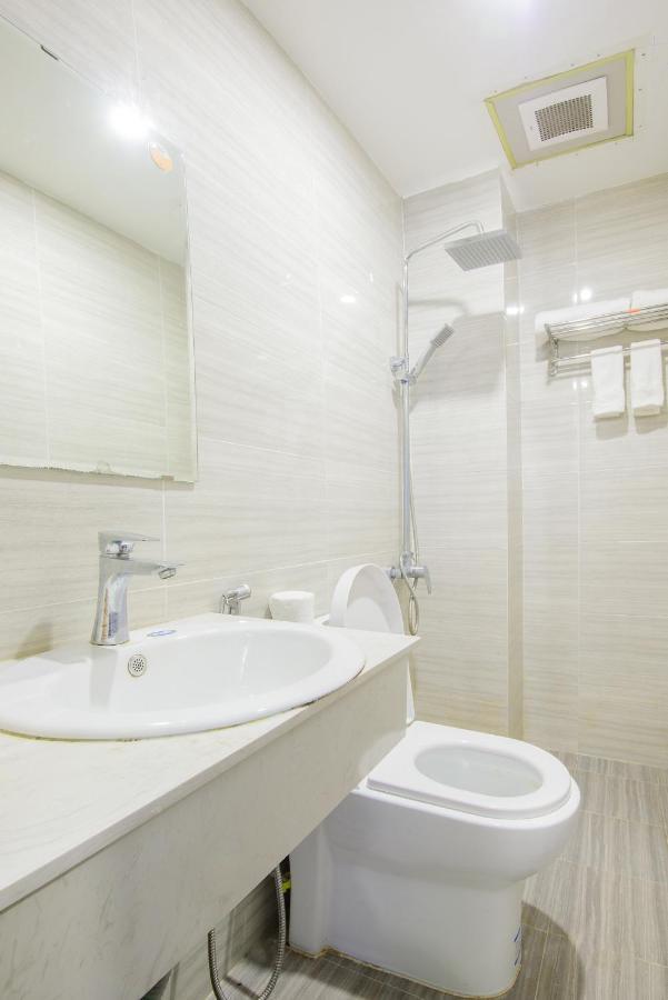 Azure Hotel Da Nang - Beach Экстерьер фото